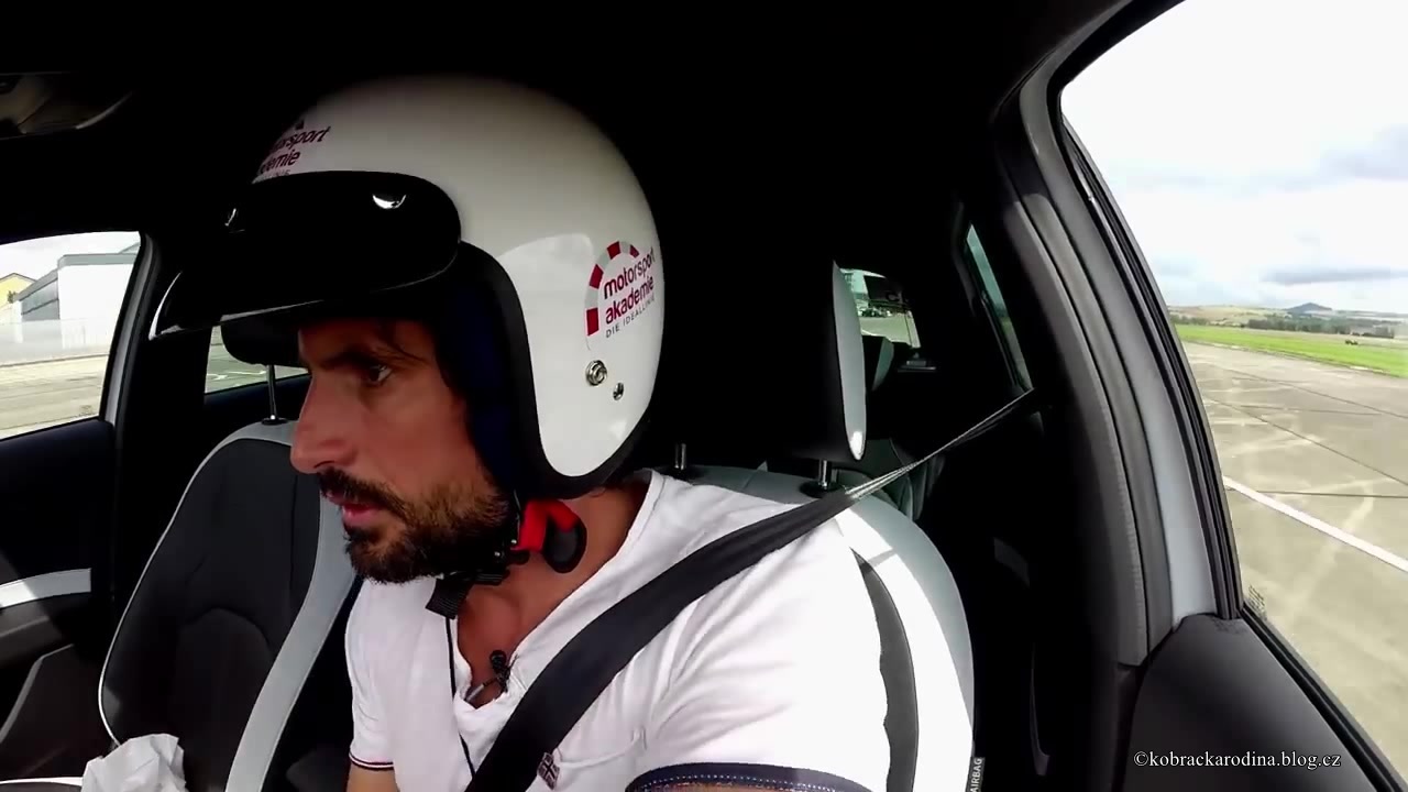 Tom Beck auf dem Weg zum Rennfahrer 05726.jpg