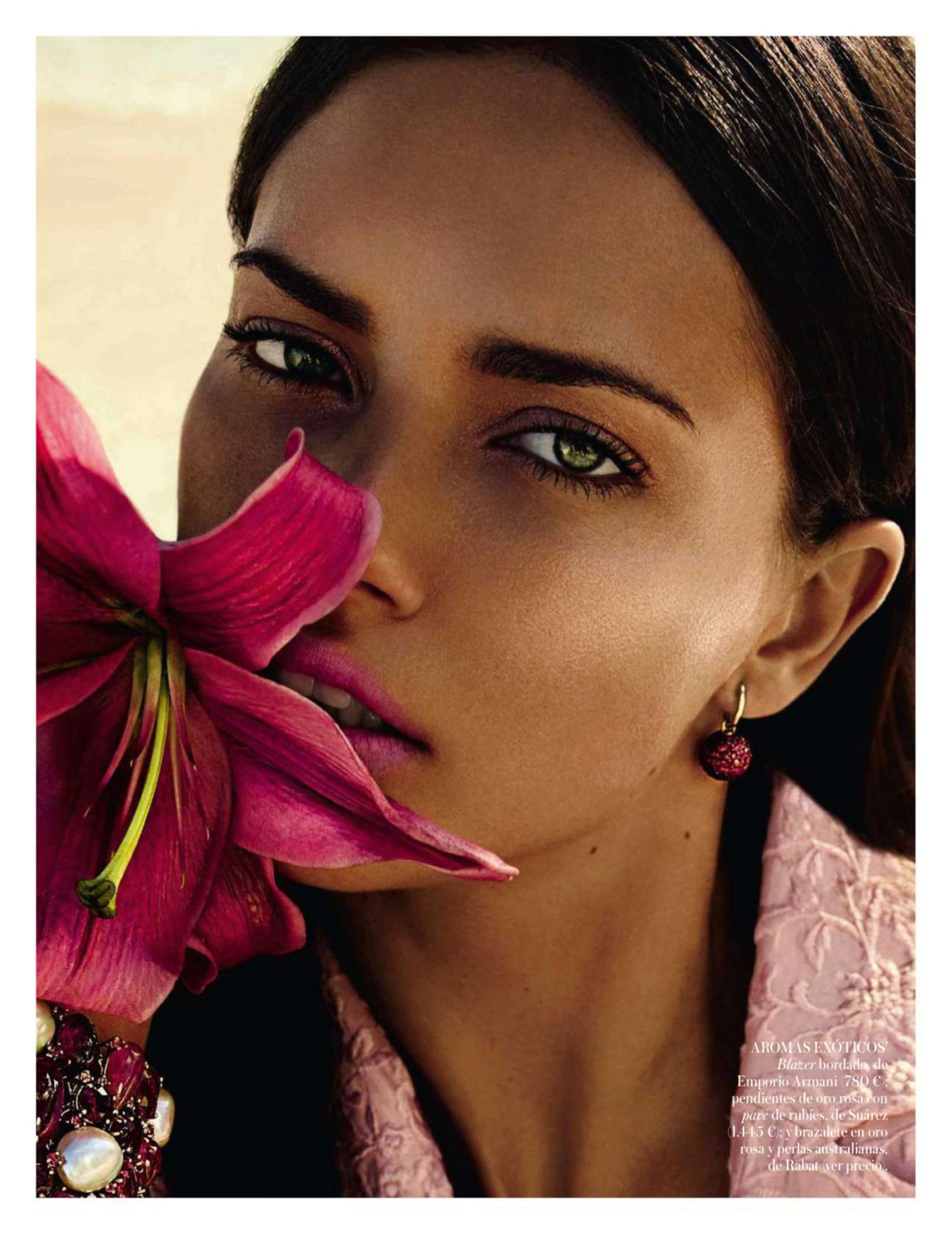 Adriana Lima - Vogue May 2014009.jpg