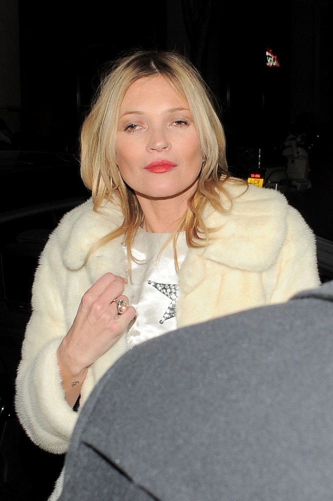 Kate Moss - December 3, 2013 (18).jpg