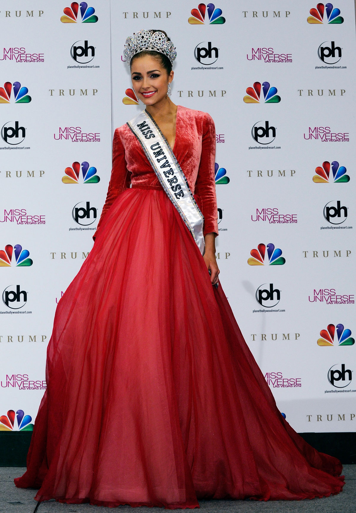 OLIVIA-CULPO-as-Miss-Universe-at-the-2012-Miss-Universe-Pageant-in-Las-Vegas-14.jpg
