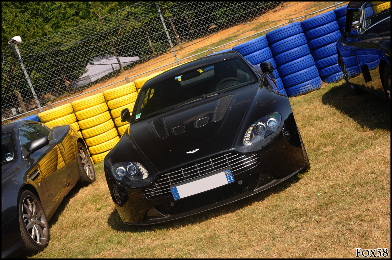 Aston Martin V12 Vantage (4).jpg