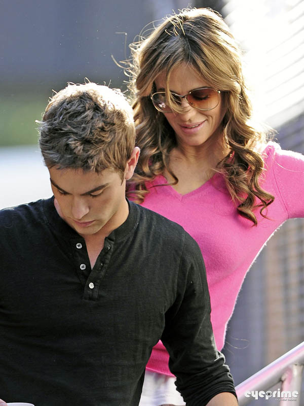 MCFan_for_celeblounge30-08-2011 00-00_10.jpg