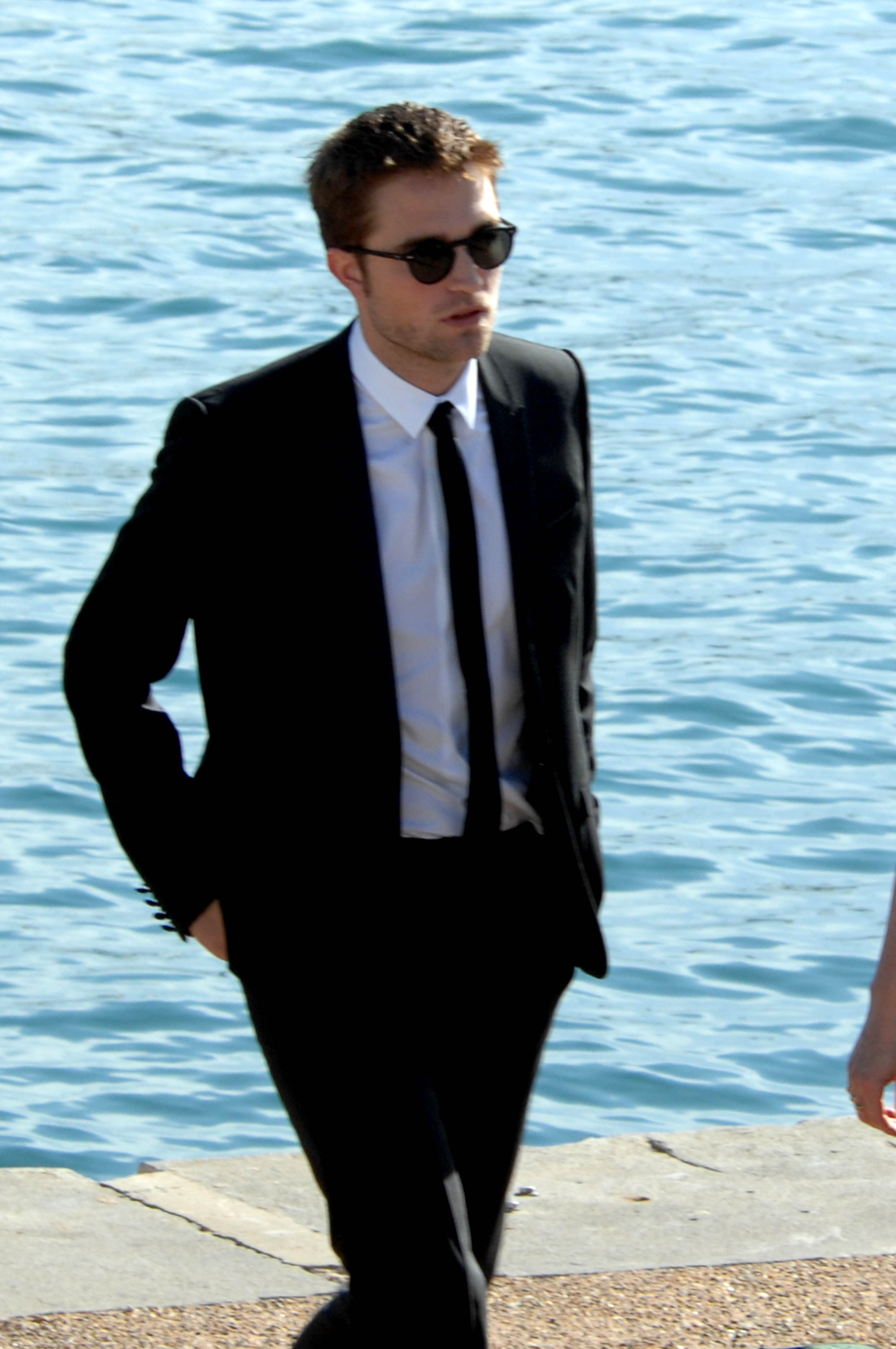 pattinsonlife-cannes052312 (40).jpg