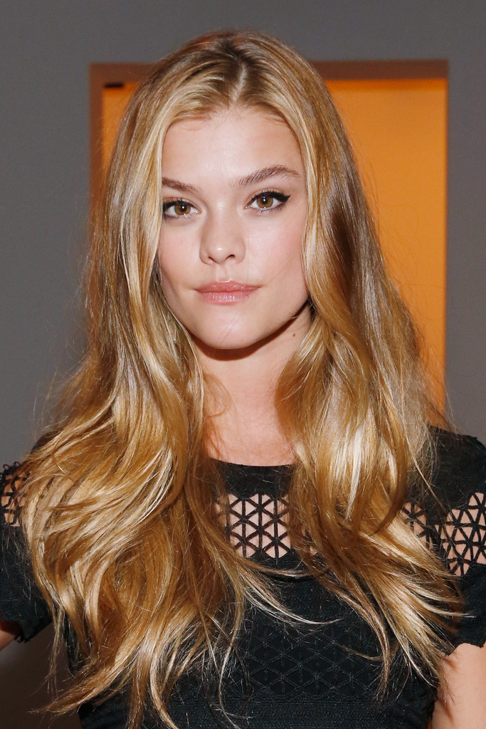Nina+Agdal+Jonathan+Simkhai+Front+Row+Fall+F210PZ95nqVx.jpg