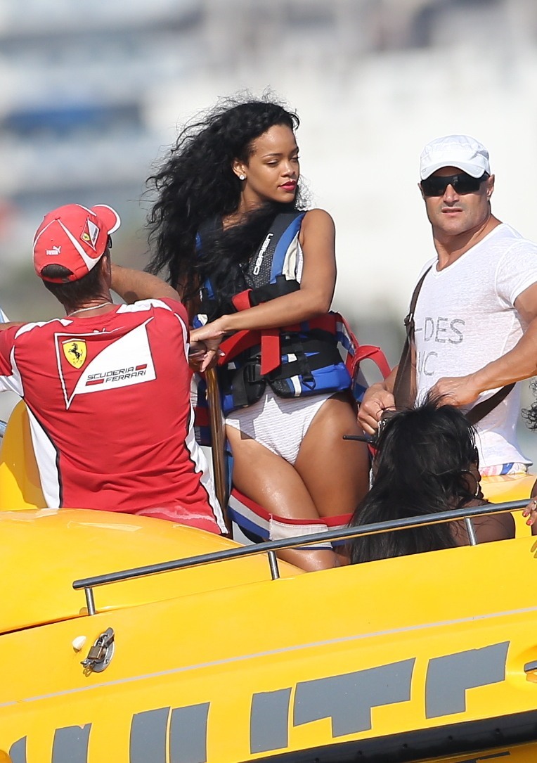 rihanna002.jpg