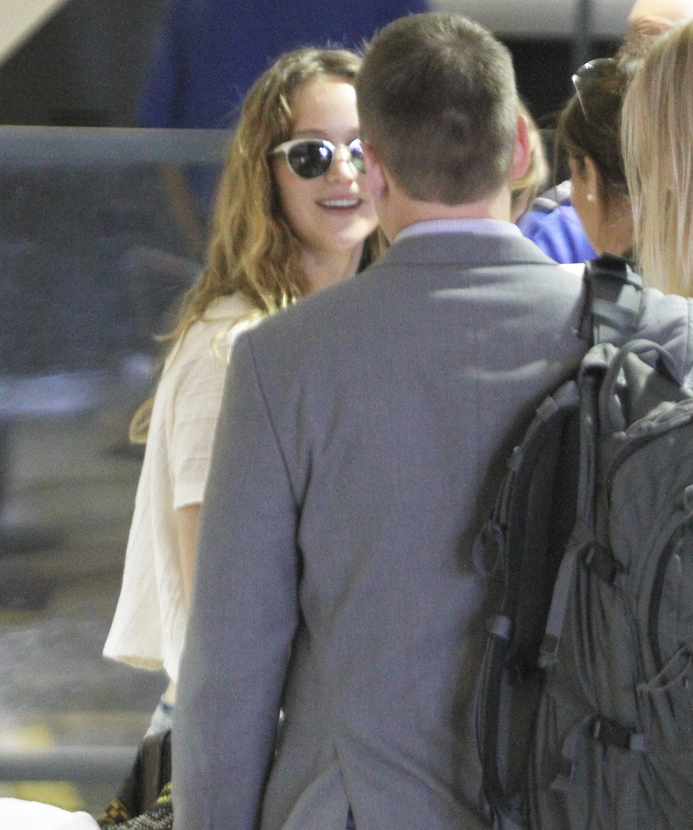 03984_Preppie_Jennifer_Lawrence_at_LAX_12_122_426lo.JPG