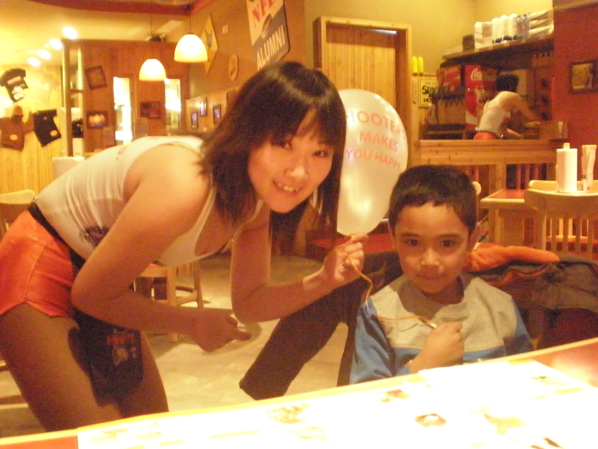 hooters1P1030112.JPG