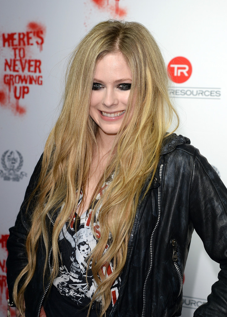 Avril+Lavigne+Avril+Lavigne+Secret+Performance+o6YV7RTz_FRx.jpg