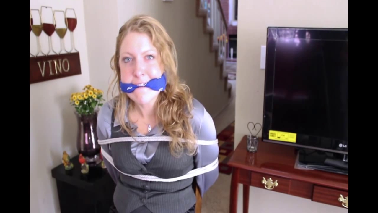hollyrope_how_i_tied_your_mother.wmv.0038.jpg