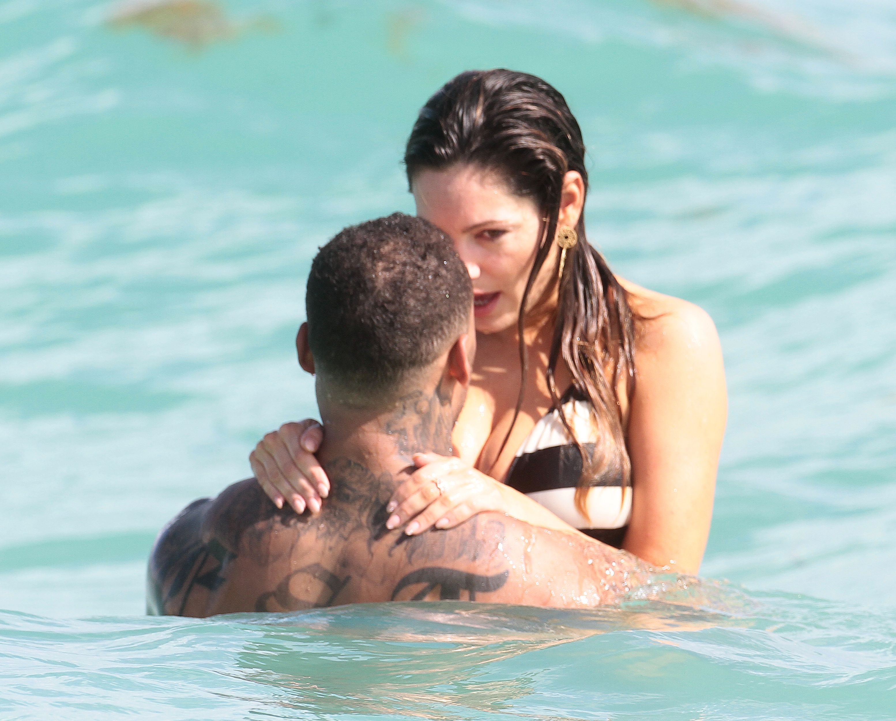 Kelly Brook Wearing a Bikini in Miami on February 3 2014005.jpg