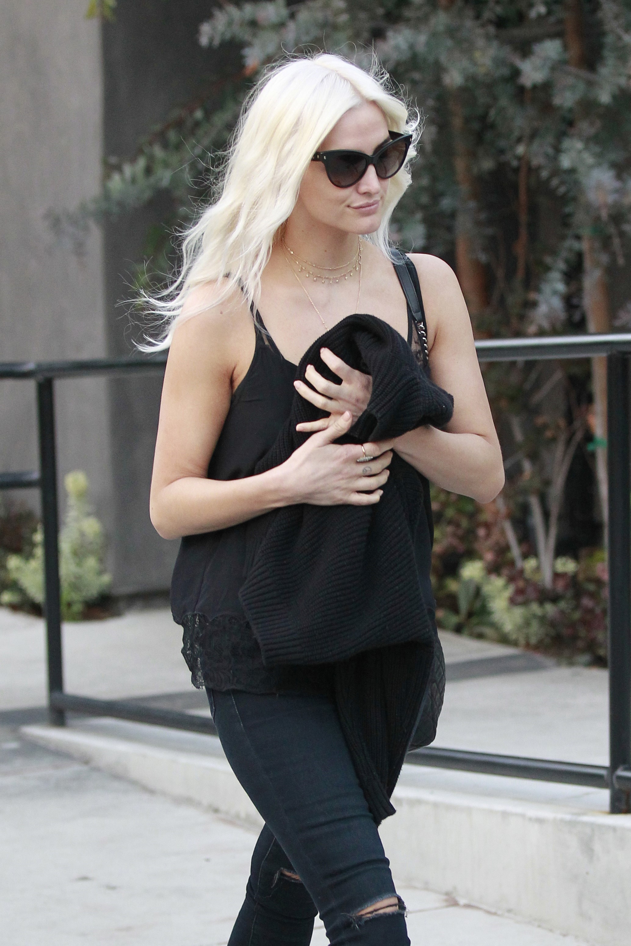 MCFan@celeblounge.net23-03-2017 09-40Ashlee Simpson_06.jpg
