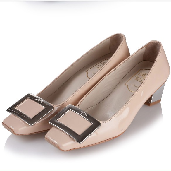 Roger Vivier 45mm Belle Vivier Nude Patent Leather Pumps (1).jpg
