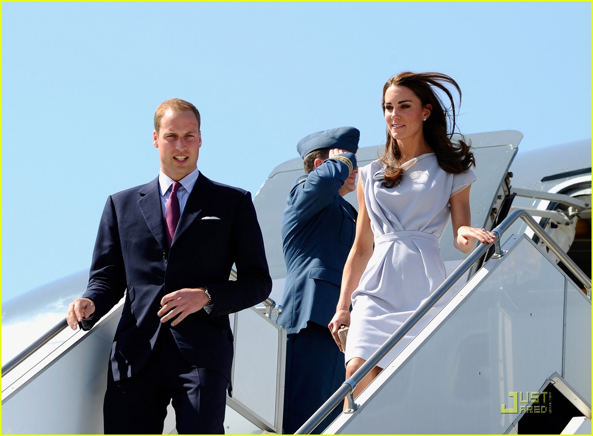 светлана и дмитрий медведевы муром. с днём семьи любви и верности поздравления. кейт миддлтон и принц уильям папарацци. 8 июля 2011 года. фон ромашки.