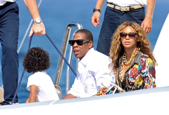 Beyonce+s+short+shorts+SoRMSea6Yqdl.jpg