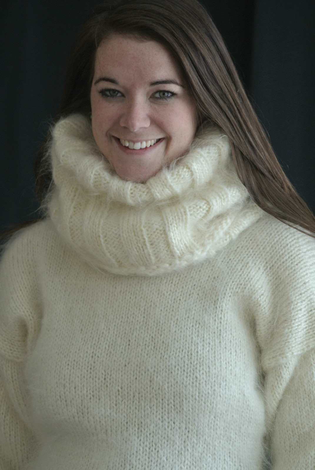 Ivory Big T-Neck 4.jpg