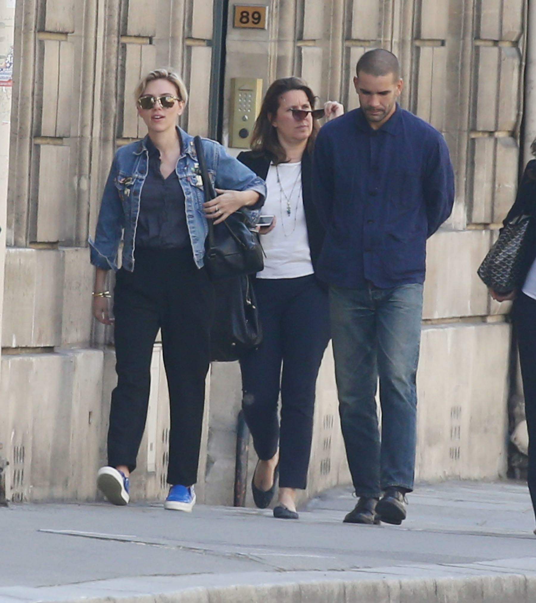 Scarlett Johansson Seen with husband Romain Dauriac strolling in Paris 033.jpg