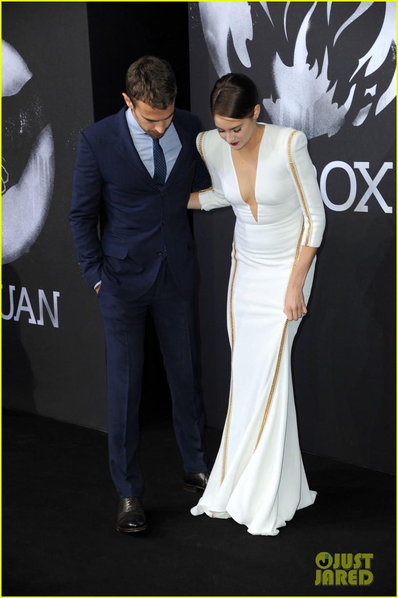 shailene-woodley-theo-james-bring-divergent-to-germany-20.jpg