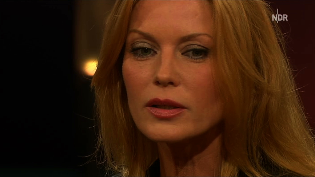 Esther_Schweins_NDR Talk Show_12082011_013.jpeg