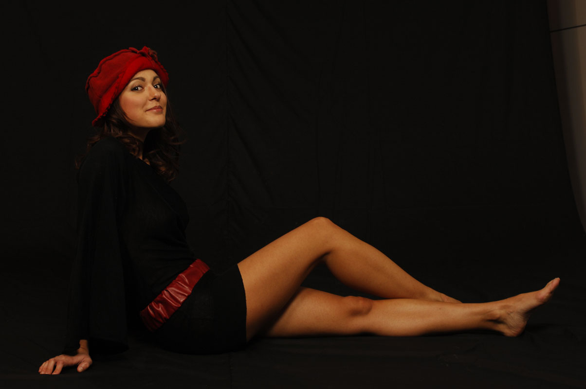 Simona-Molinari-Feet-326880.jpg