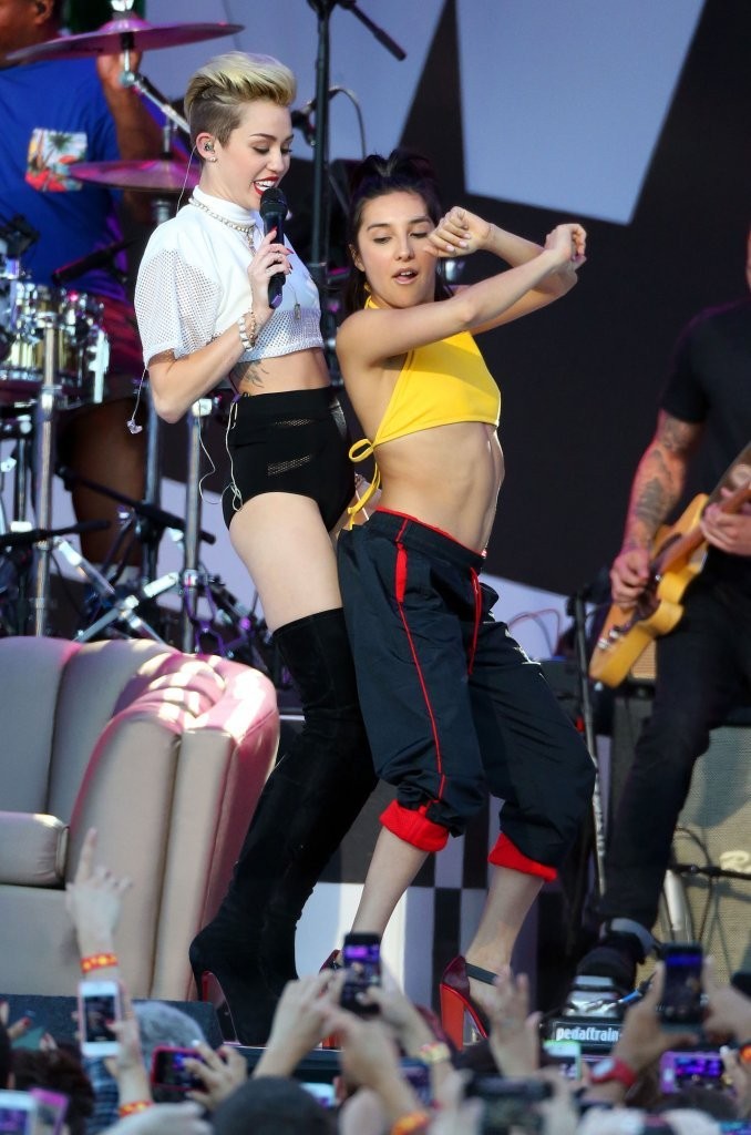 Miley+Cyrus+Performing+Jimmy+Kimmel+Live+S6hgrIaBowcx.jpg