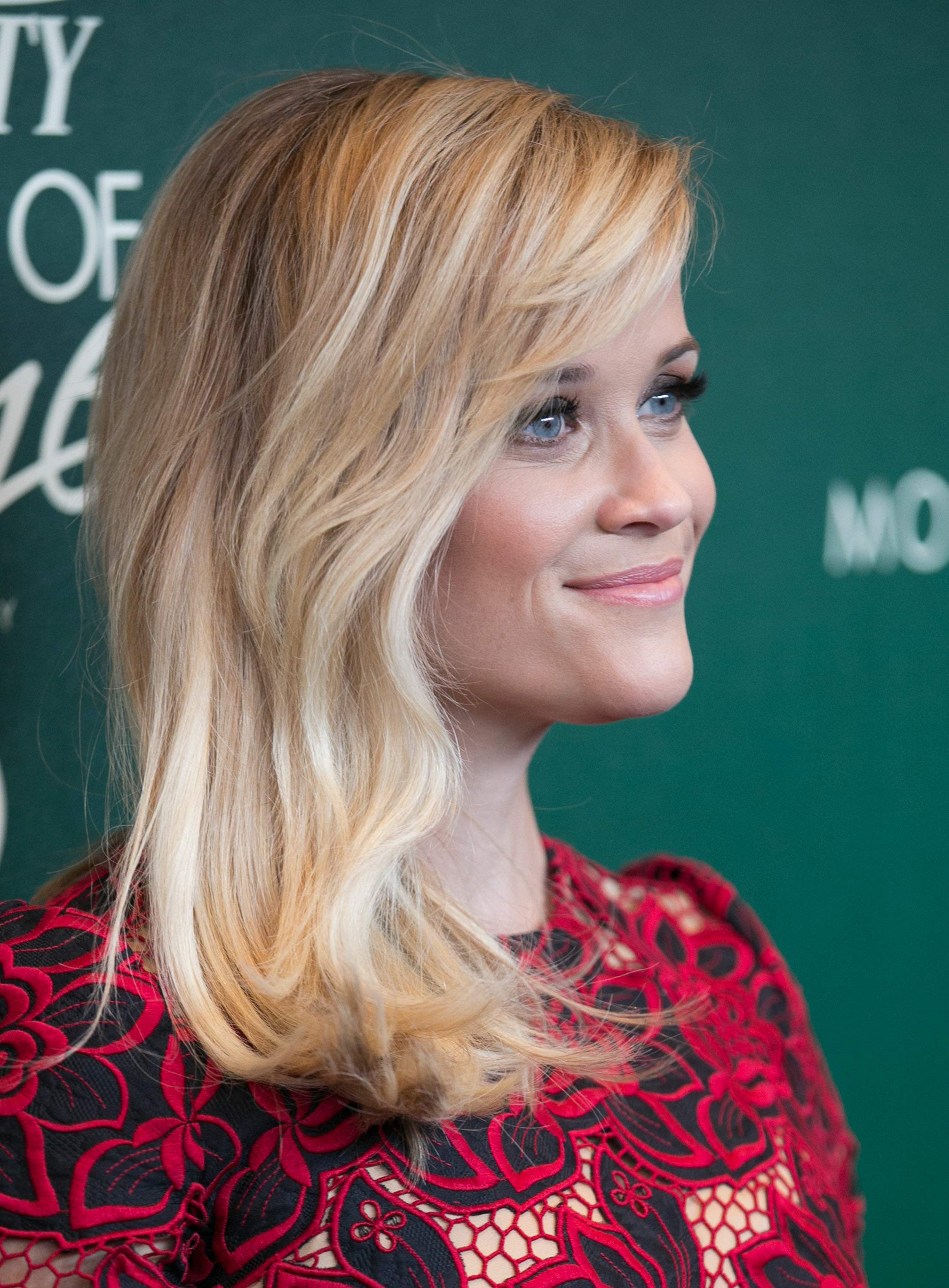 Reese Witherspoon 2014 Variety Power of Women 009.jpg