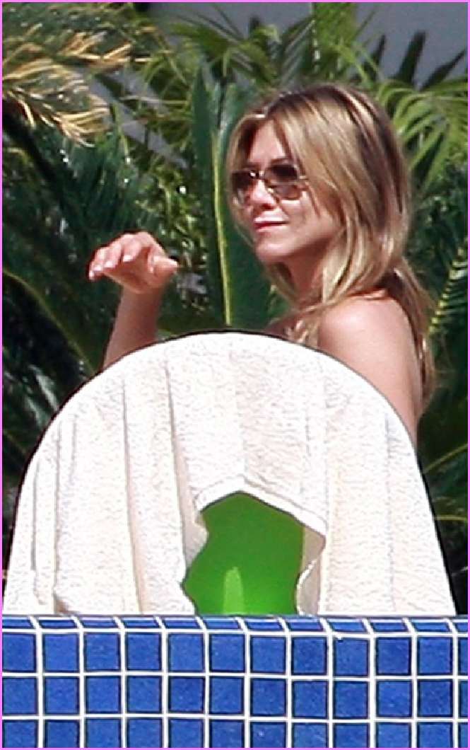 Jennifer Aniston 0410-013.jpg