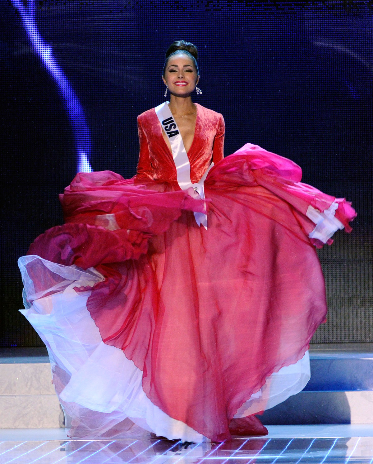 OLIVIA-CULPO-as-Miss-Universe-at-the-2012-Miss-Universe-Pageant-in-Las-Vegas-6.jpg