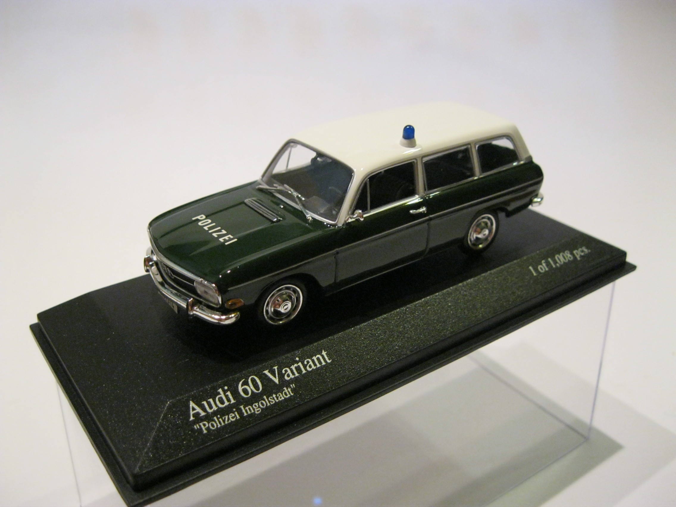 AUDI 60 VARIANT POLIZEI (2272 x 1704).jpg