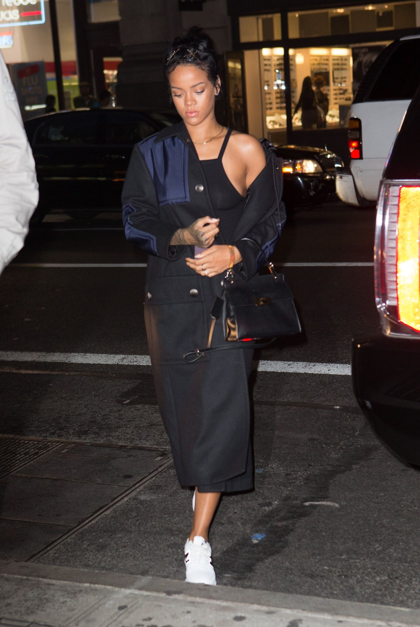 Rihanna out for shopping in N.Y.C. 23.9.2014_86.jpg