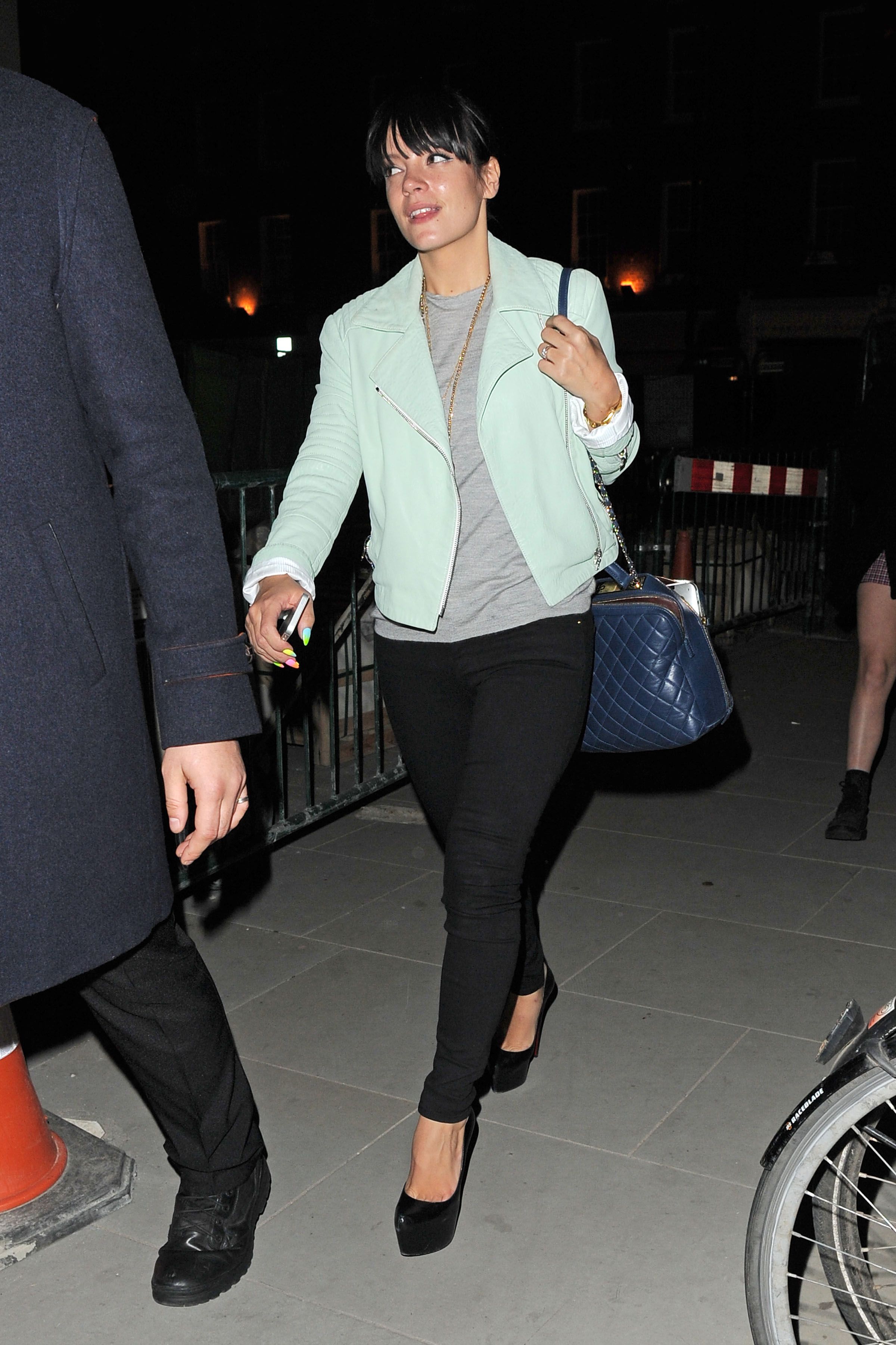 MCFan_for_Celeblounge& CelebsForum12-04-2014 14-28_35.jpg