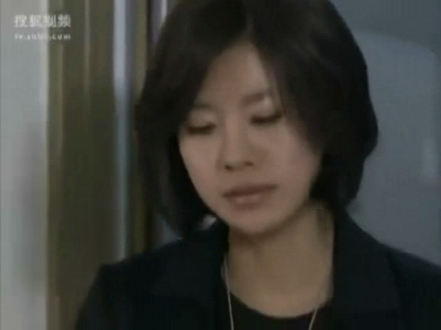 Asian girl in tape ball.WMV.016.jpg