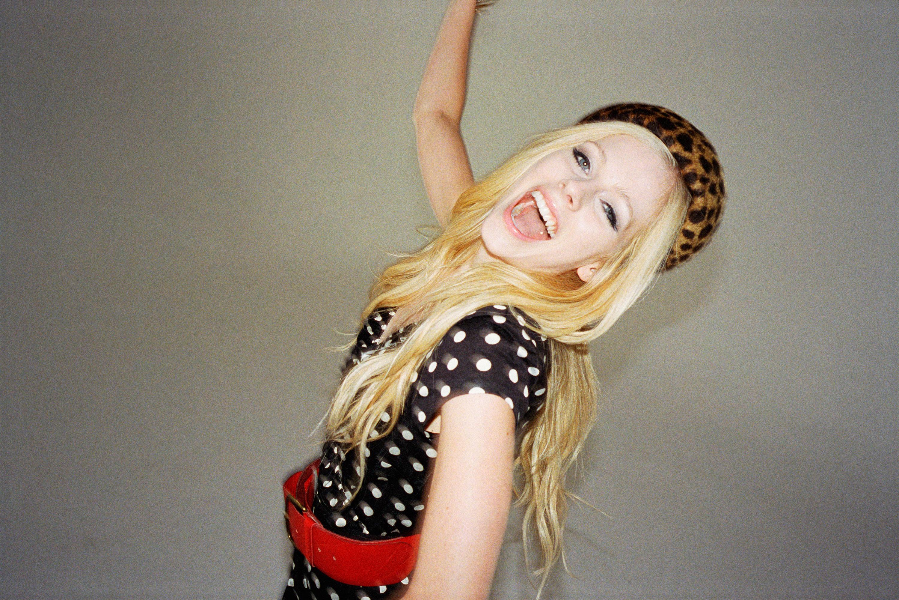 Avril Lavigne - Nylon (16).jpg