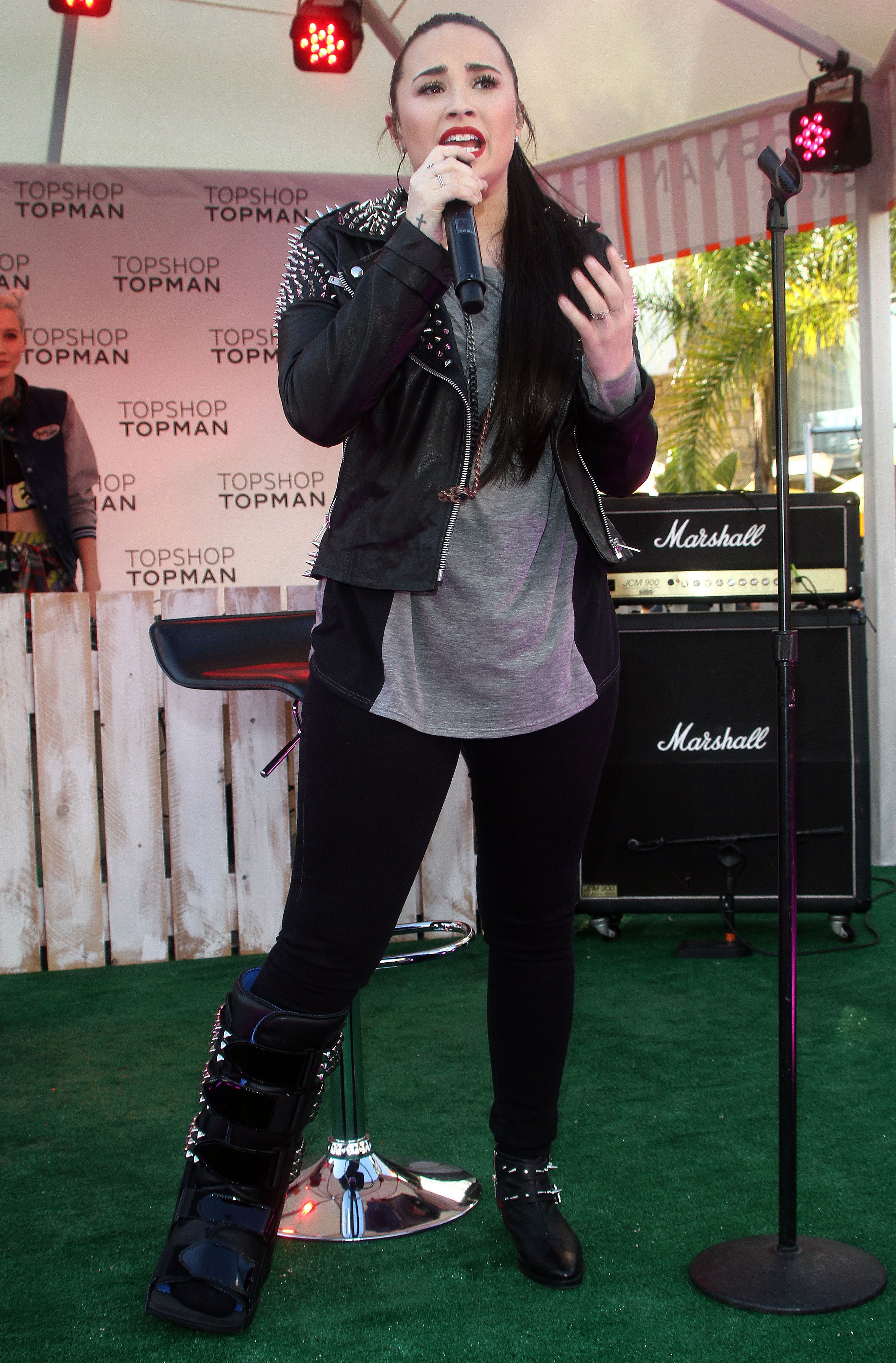 MCFan_for_Celeblounge15-02-2013 10-12gg_21.jpg