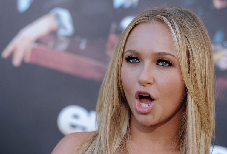 BZLVJNIUMY_Hayden_Panettiere_Entourage_43.jpg