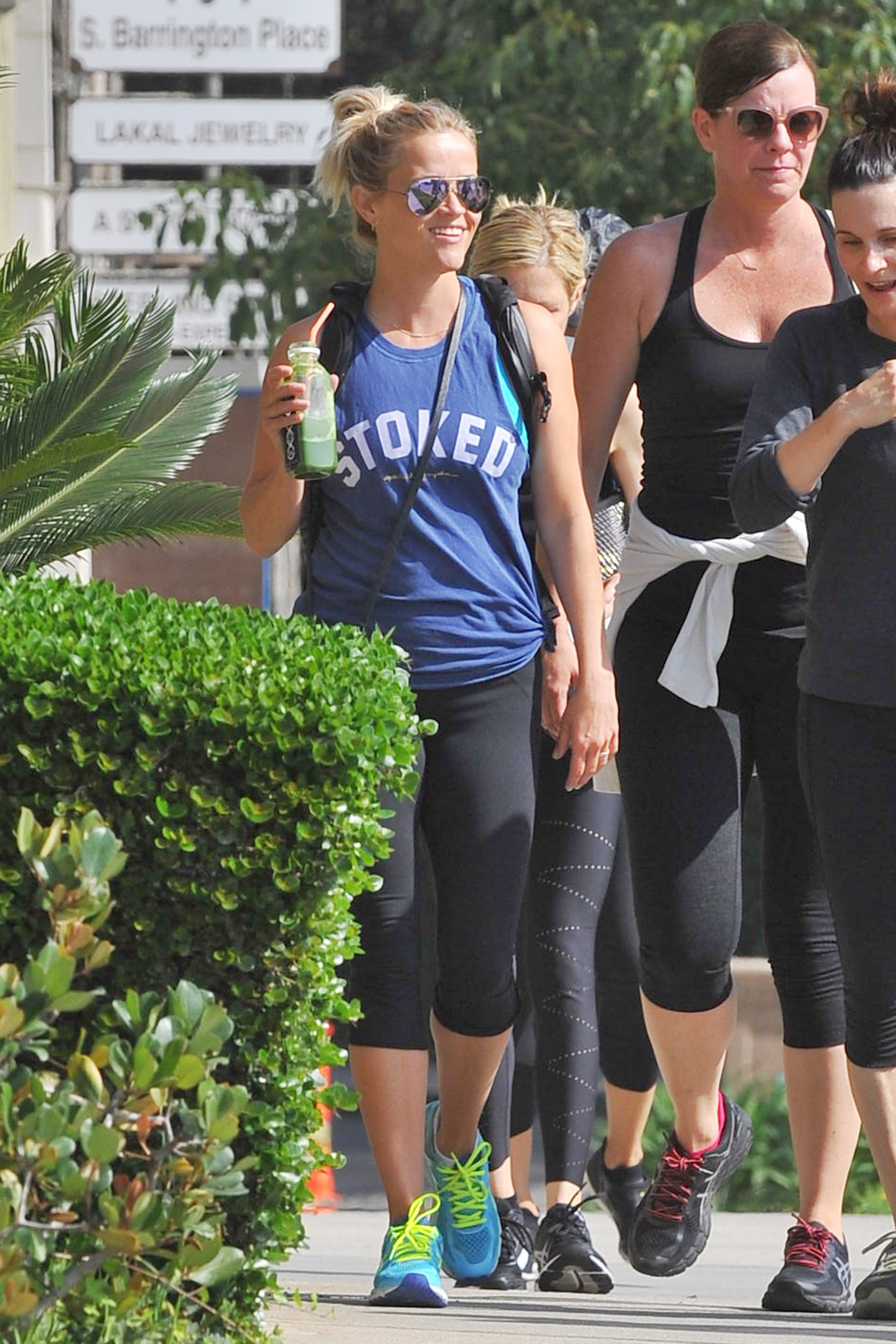 MCFan_for_Celeblounge&HQCelebCorner14-07-2016 06-47_23.jpg