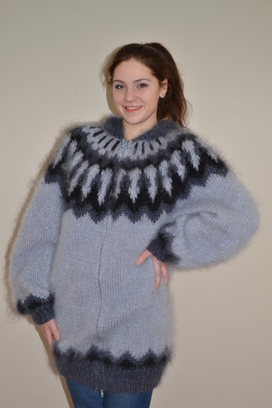 grey with hood and zipper   12.jpg
