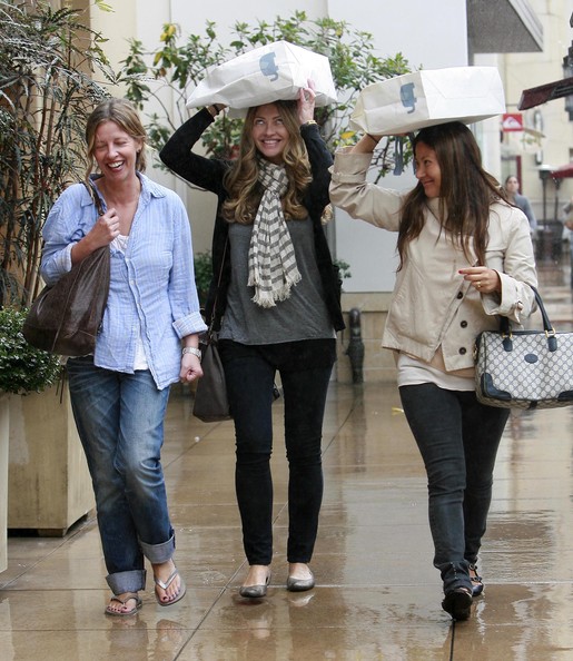 RebeccaGayheartOutShopping2.jpg