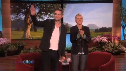Everyone Loves Robert Pattinson_05_19_10.mp4.021.jpg