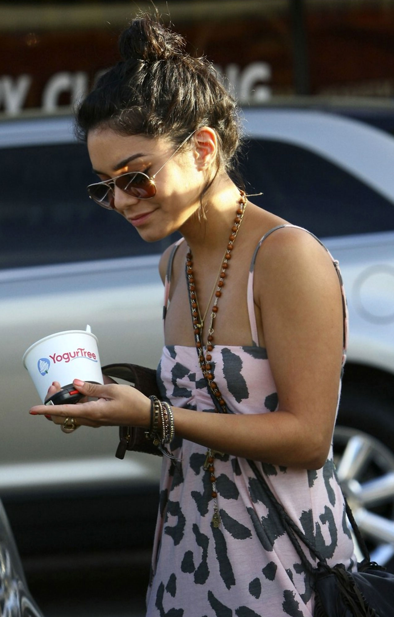 namroN_celeblounge.net_hudgens_015.jpg