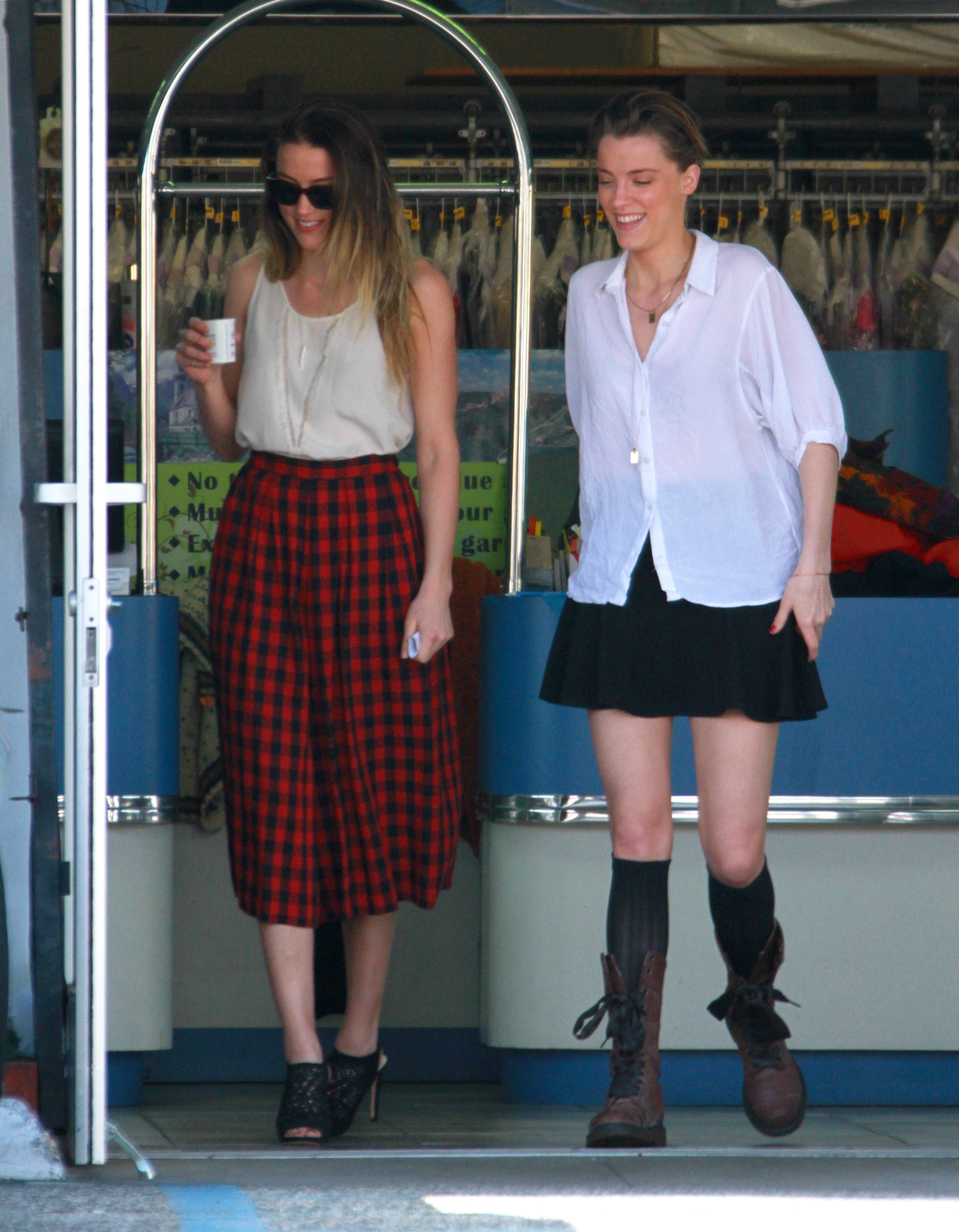 Amber Heard out and about in Beverly Hills_031513_32.jpg