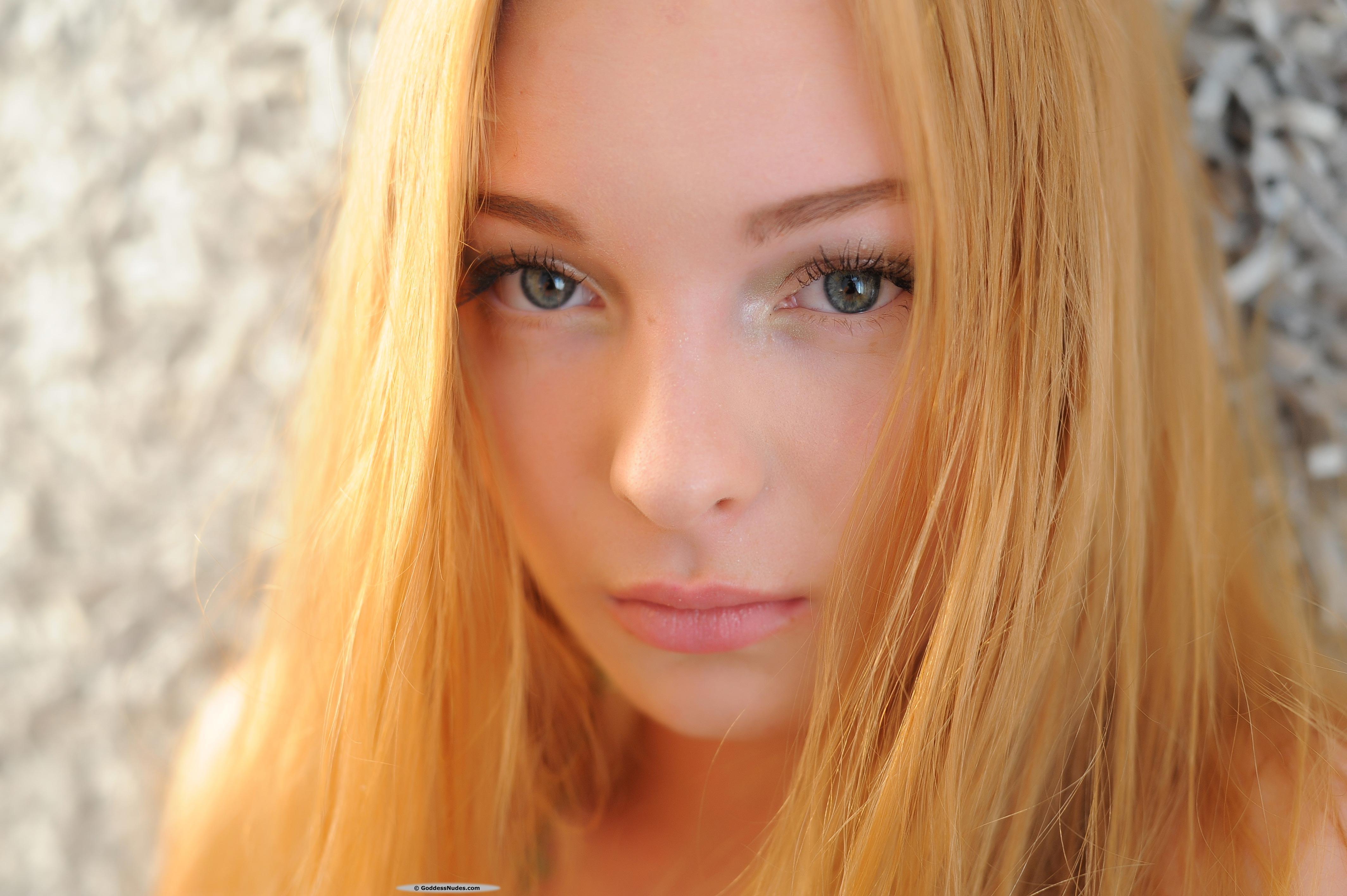 Goddess_Red-1_Red_high_0100.jpg