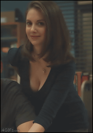 hottest-alison-brie-gifs-cleavage.gif