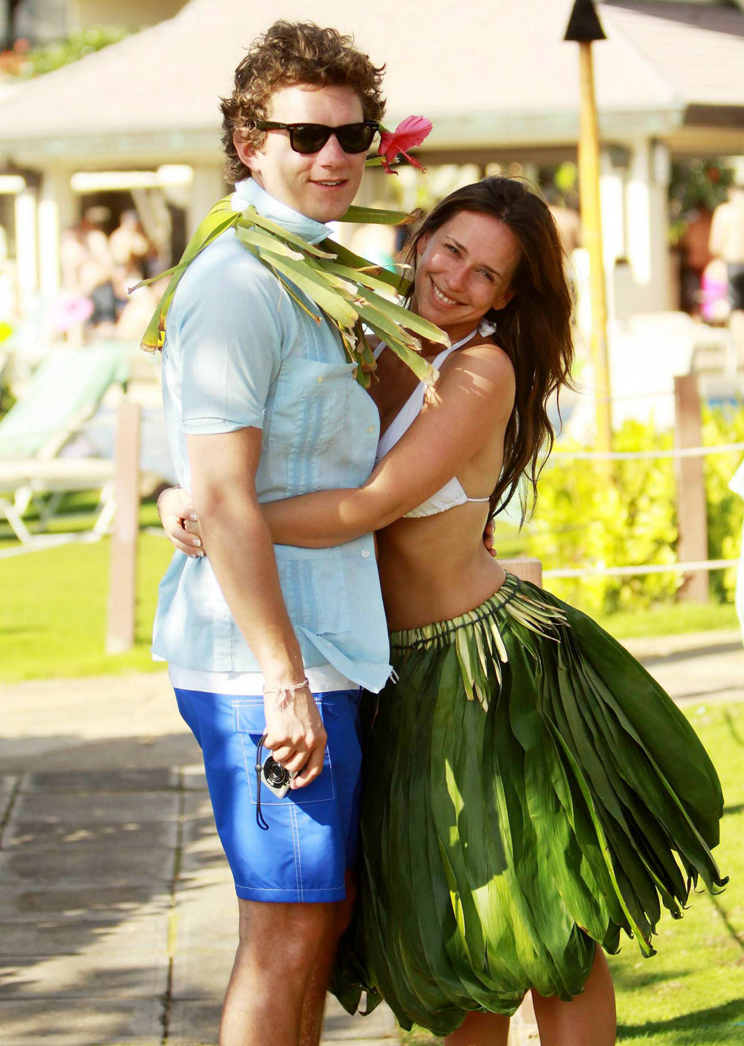 MCFan_for_celeblounge02-01-2011 00-00_12.jpg