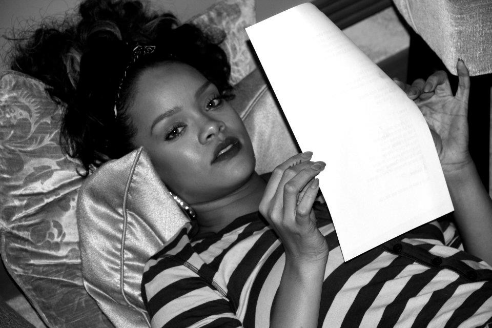 Talk that talk. Talk that talk Рианна. Rihanna Black White photos. Рианна 227.