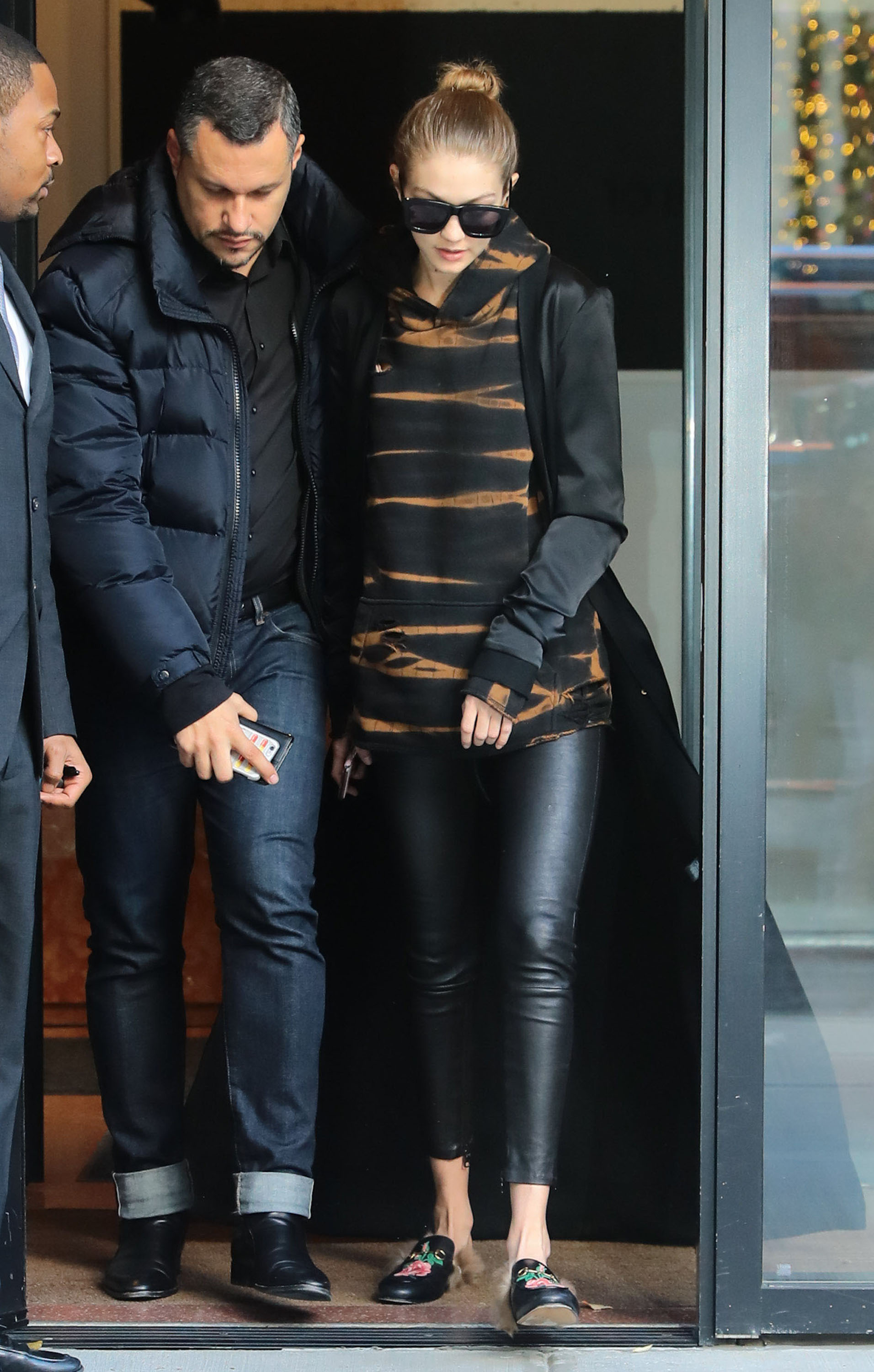 GigiHadid_09122016P_51.jpg