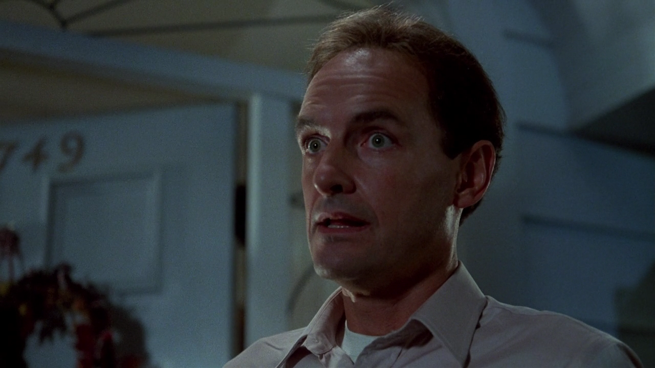 The.Stepfather.1987.720p.Rus.Eng.bluray.x264_1403656632.png