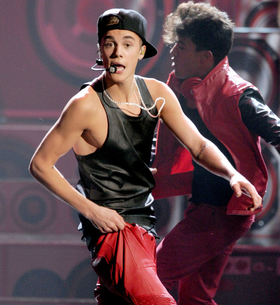 Justin+Bieber+40th+American+Music+Awards+Show+iDcZHwMlZV1l.jpg