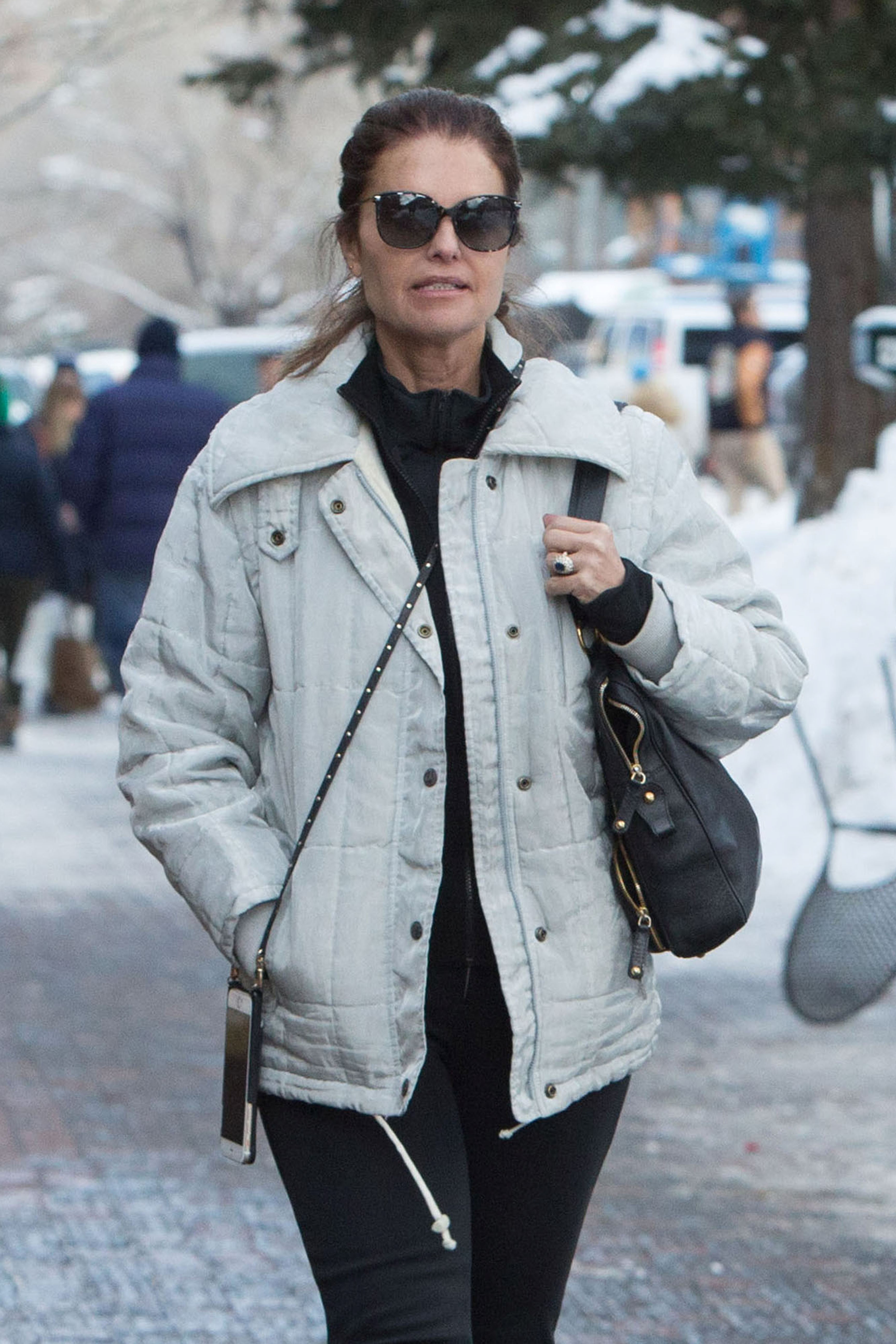 MCFan_for_Celeblounge&HQCelebCorner28-12-2016 15-18Maria Shriver_02.jpg