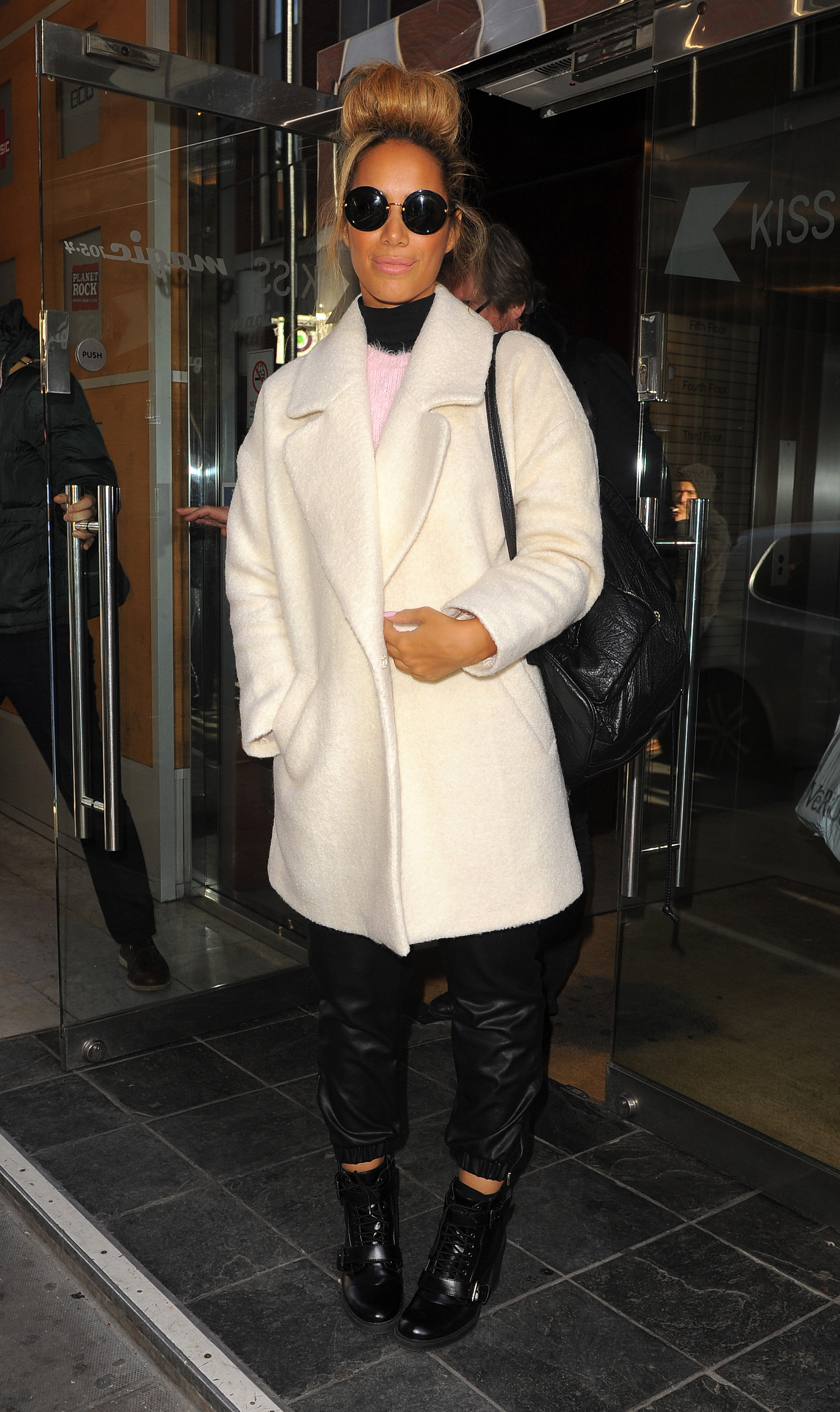 celebrity-paradise.com-The Elder-Leona_Lewis _5_.jpg