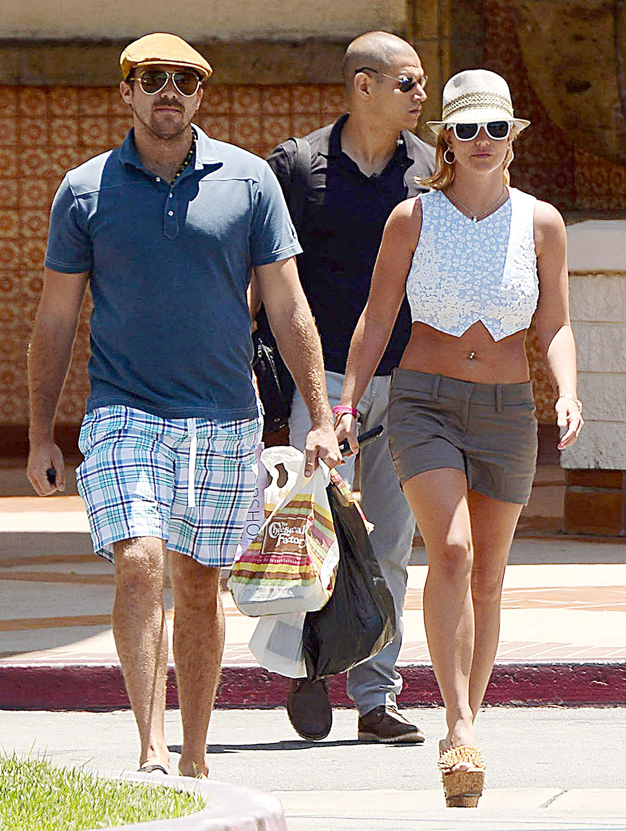 TGG_for_Celebforum.to143.jpg